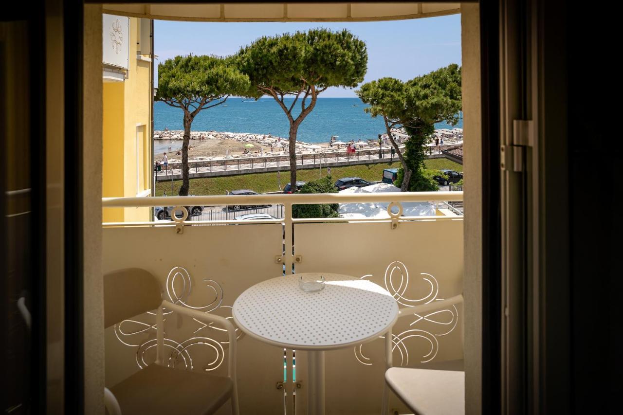 Hotel Le Lampare Caorle Exterior foto